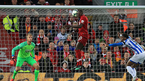 Liverpool thắng đậm 5-0, giữ ngôi vị đầu bảng