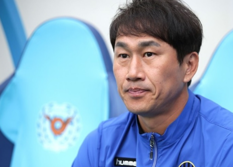 HLV Yoo Sang Chul chưa muốn Công Phượng ra sân