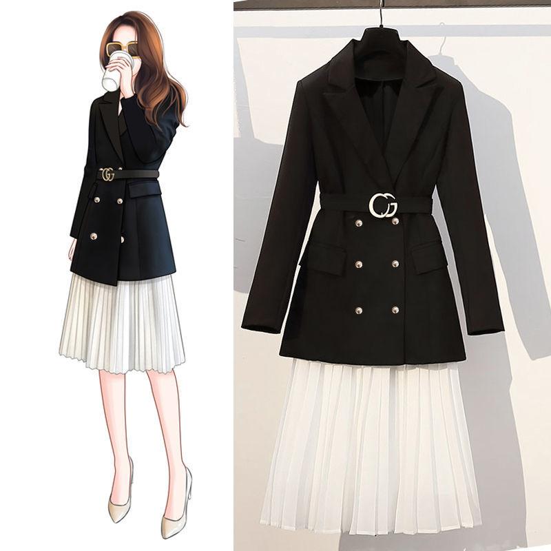Áo khoác Blazer + chân váy xếp ly dài