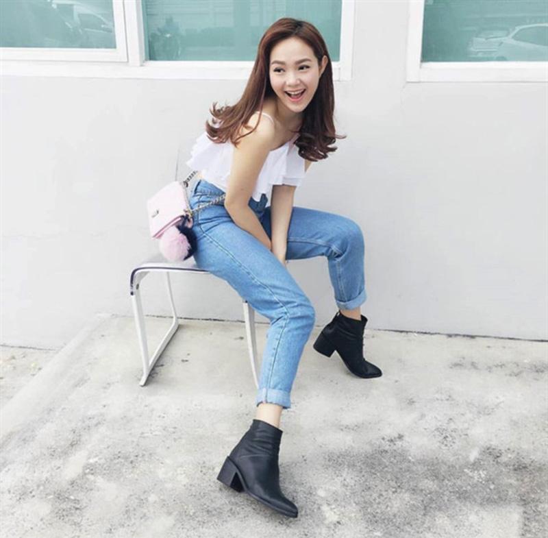 Boot cổ ngắn + Quần jeans
