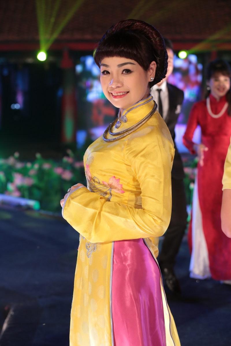 Ca sĩ Ngọc Khuê