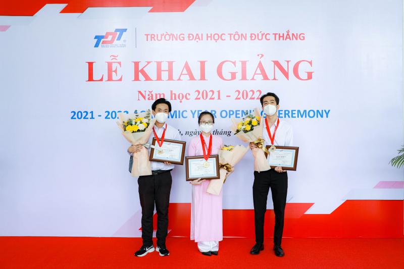 Trường Đại học Tôn Đức Thắng là một trường đại học nghiên cứu tại Việt Nam trực thuộc Tổng Liên đoàn Lao động Việt Nam.