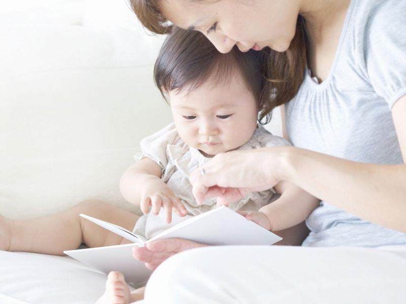 Hãy giám sát khi trẻ dùng các thiết bị điện tử
