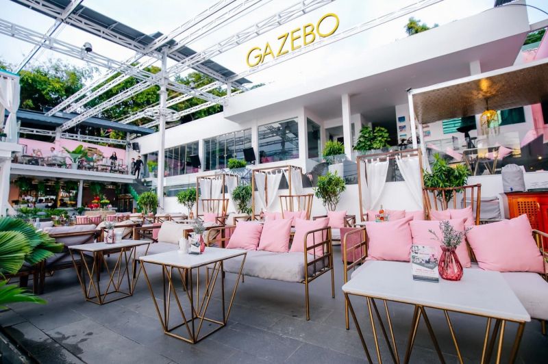Gazebo Beach Front Lounge & Cafe