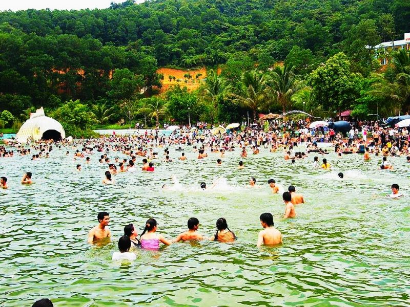 Khu du lịch Khoang Xanh Suối Tiên