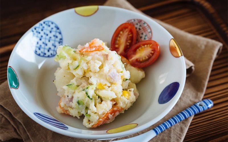 Salad trứng rau củ