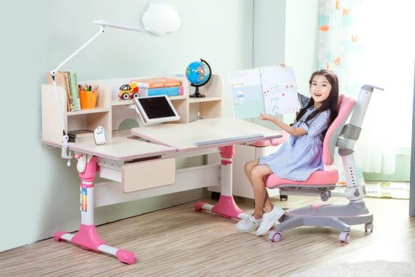 Hãy giám sát khi trẻ dùng các thiết bị điện tử