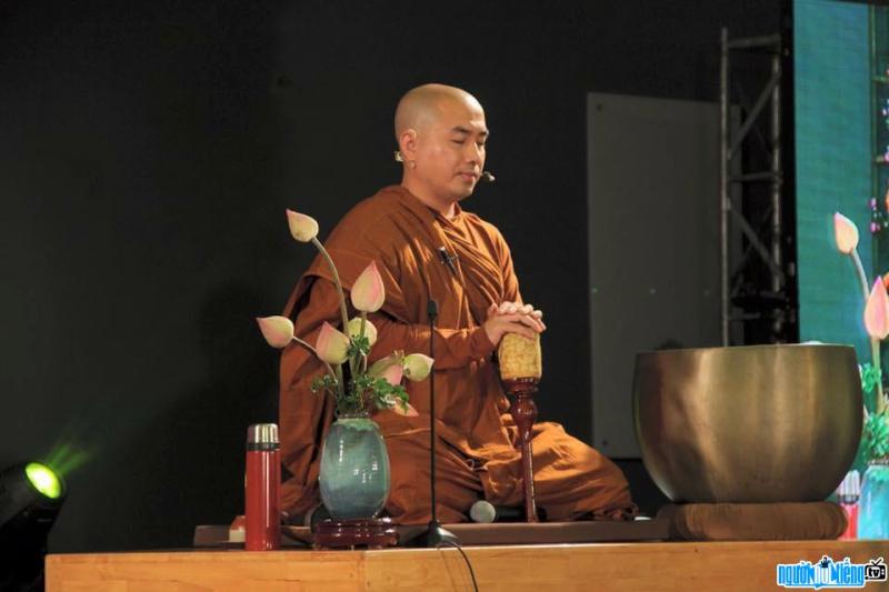 Thầy Thích Minh Niệm là tác giả của cuốn sách nổi tiếng: “Hiểu về trái tim”
