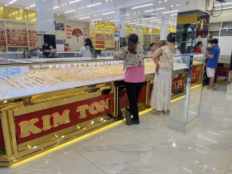 Tiệm vàng Kim Ton