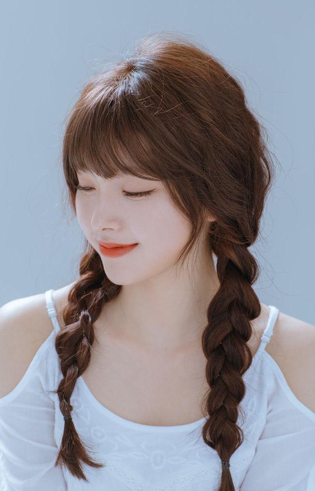 Tết tóc hai bên