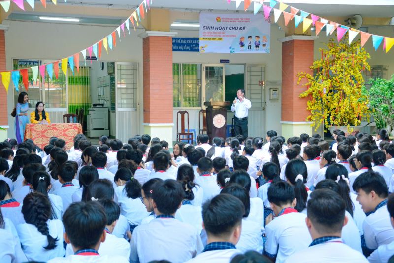 Trường THCS Trần Phú