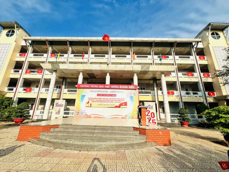Trường THPT Hoàng Diệu