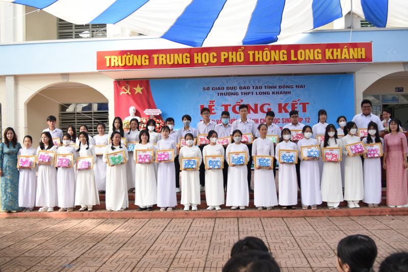 Trường THPT Long Khánh