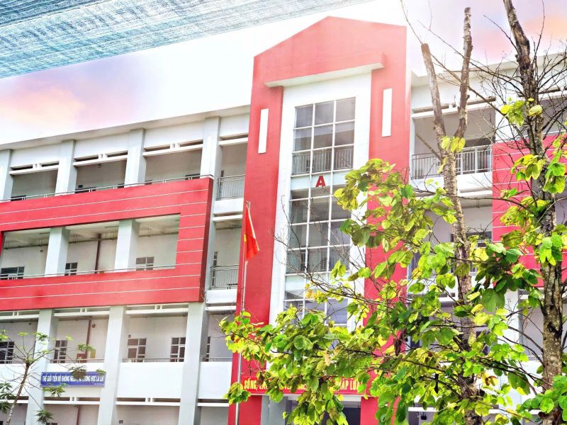 Trường THPT Năng Khiếu TDTT