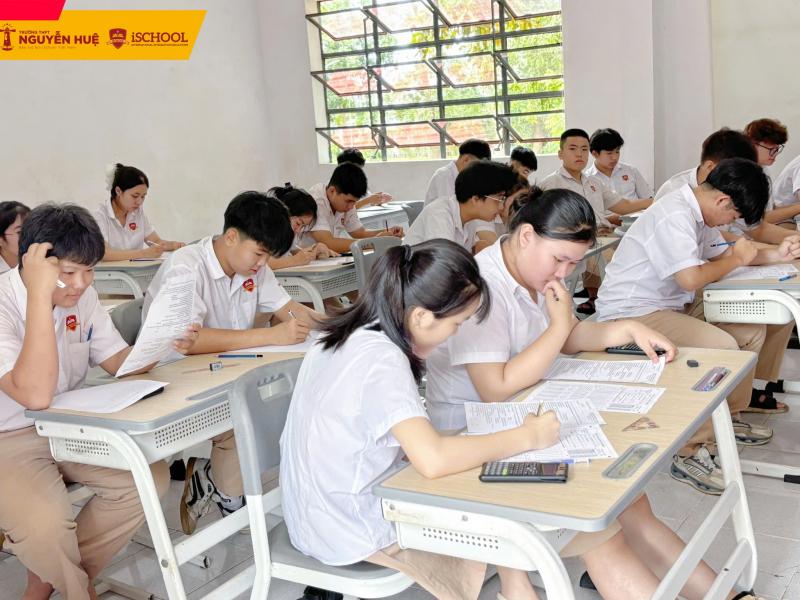 Trường THPT Nguyễn Huệ